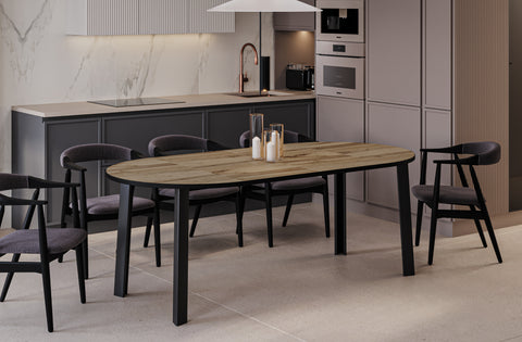 Ovaler Esstisch Wenus von Endo-Möbel im modernen Esszimmer